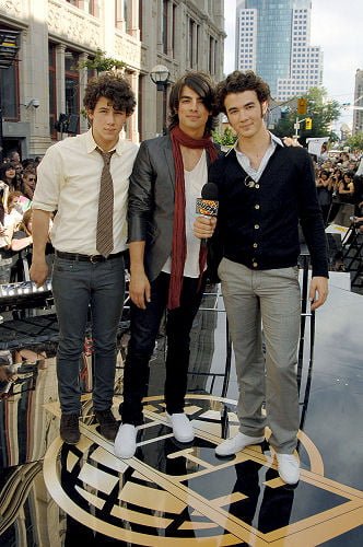 wallpapers jonas brothers. Jonas Brothers Photos, Jonas