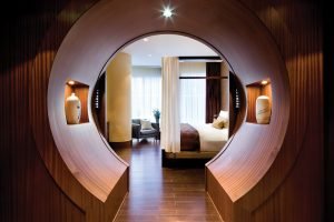 Shangri-La Suite - Moongate
