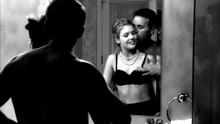 Vanessa Broze as Julia White