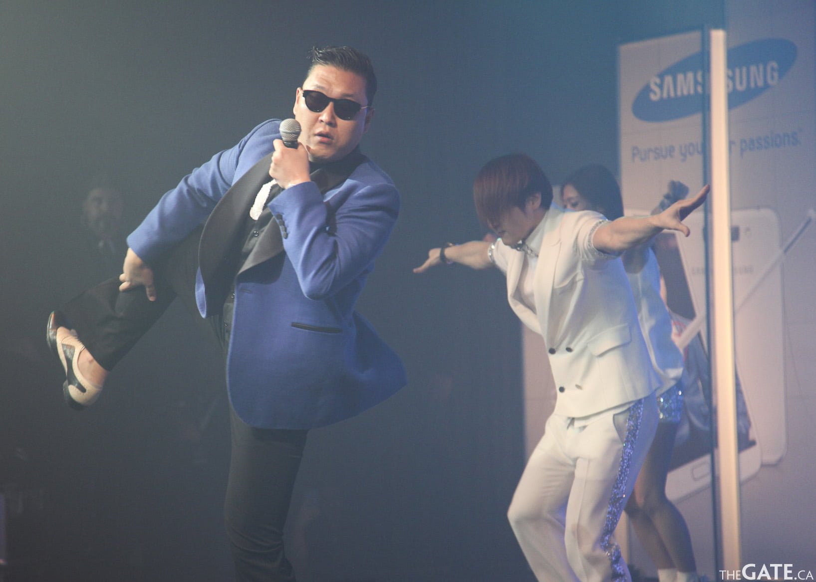 Psy gets limber Psy gets limber