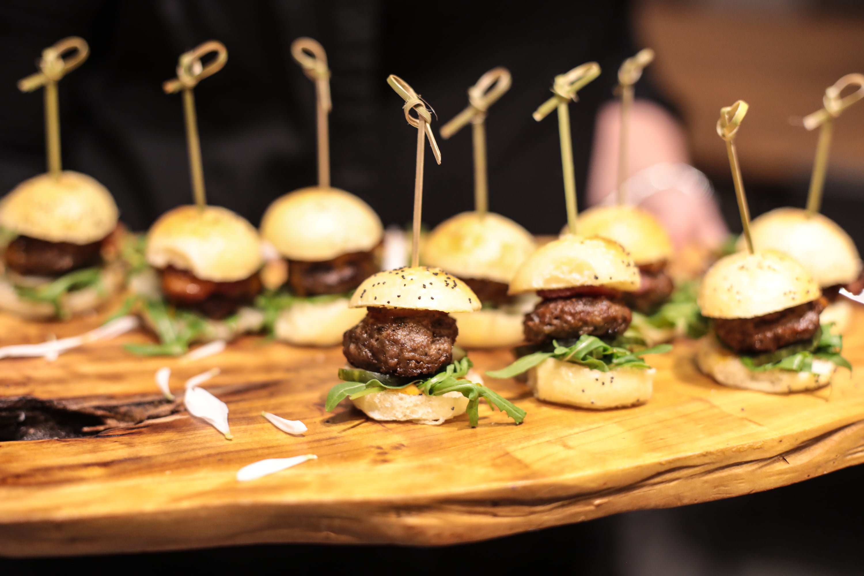 Mini-burgers with Airbnb Mini-burgers with Airbnb
