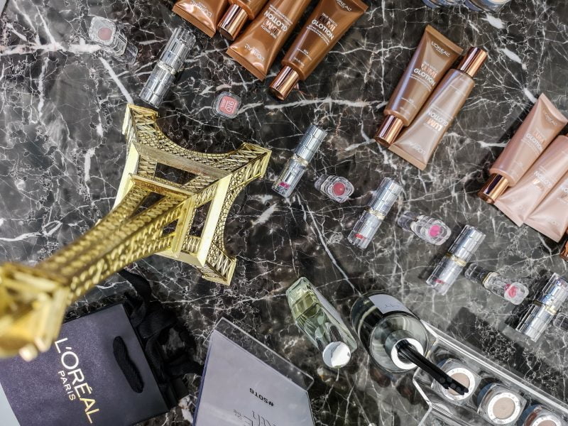 The L’Oréal Paris table