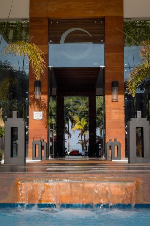 S Hotel Jamaica lobby