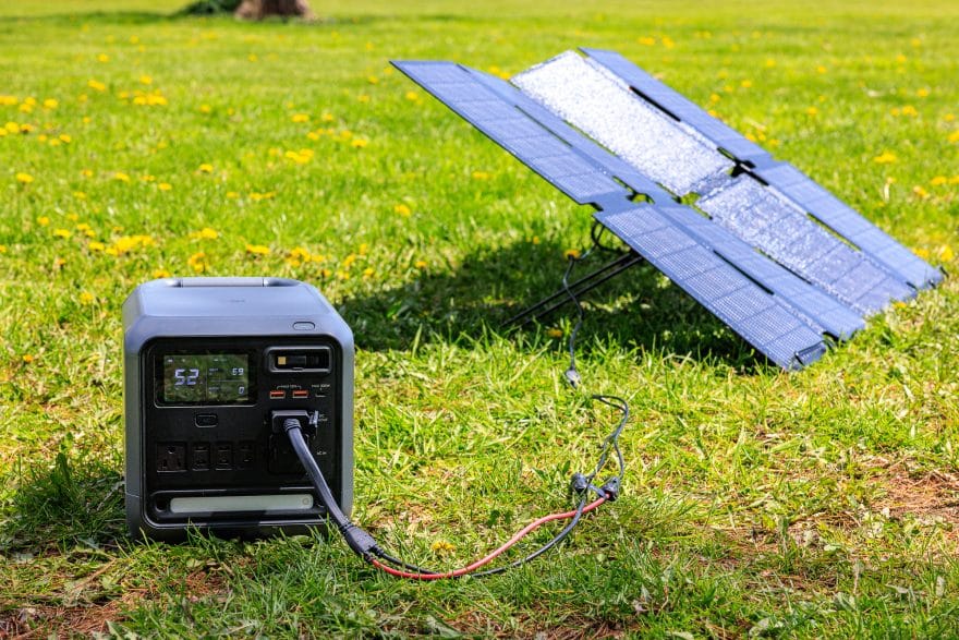 DJI Power 1000 Mini with IBCPOWER 100W foldable solar panel